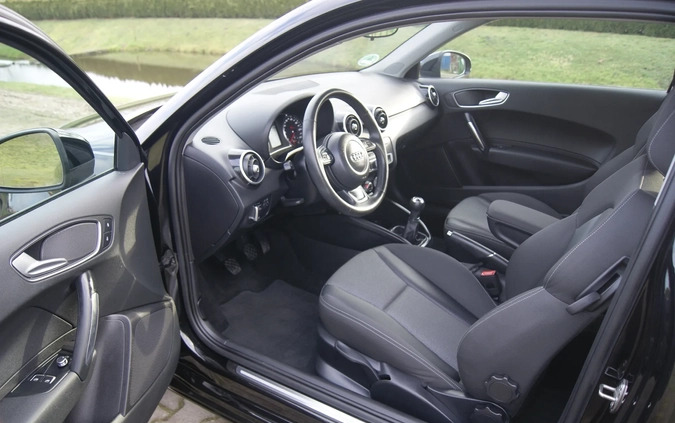 Audi A1 cena 49000 przebieg: 28185, rok produkcji 2016 z Pszczyna małe 121